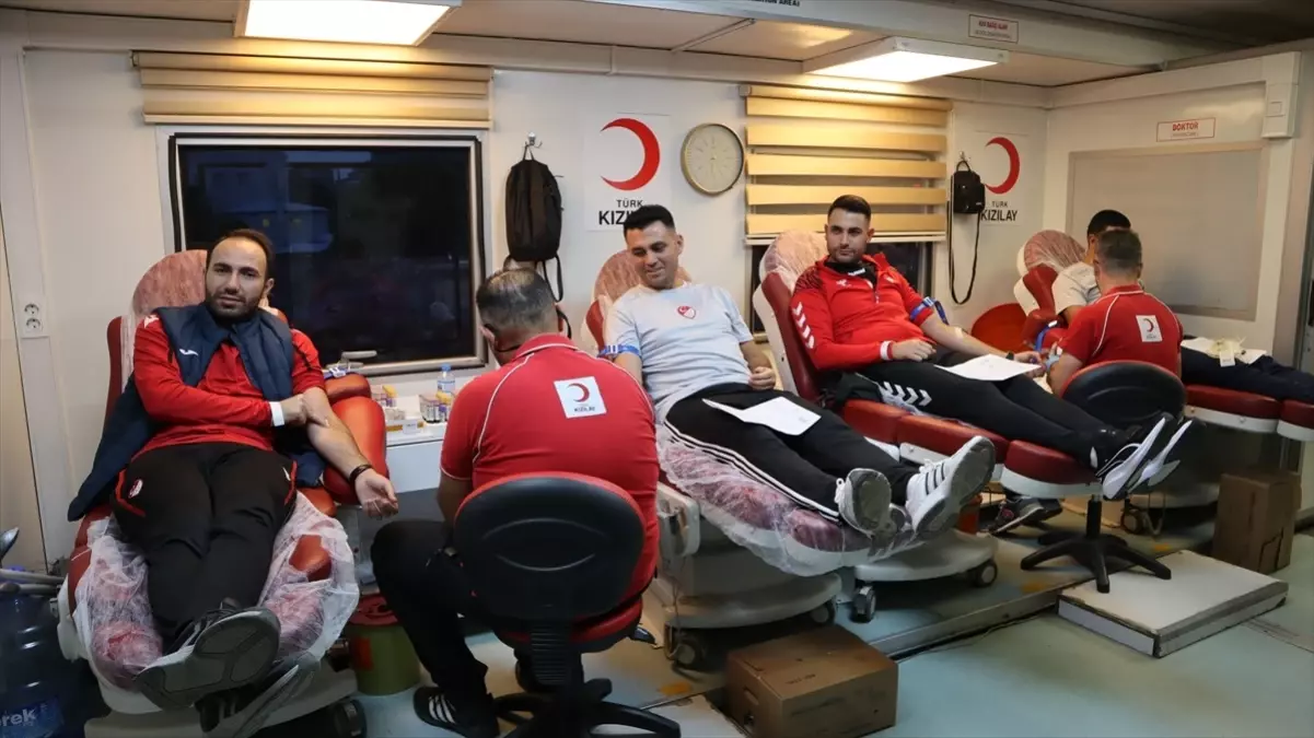 Iğdır’da Hakemlerden Kan Bağışı