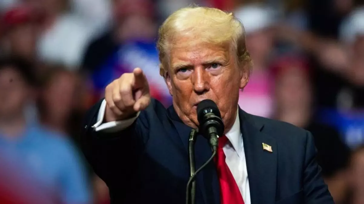 Trump seçim zaferi konuşmasında rakibini de unutmadı: Kamala kovuldun