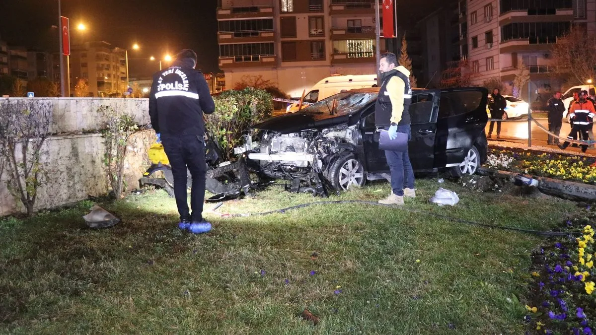 Denizli’ de kaza: Kavşağı dönemeyen sürücü feci şekilde can verdi!