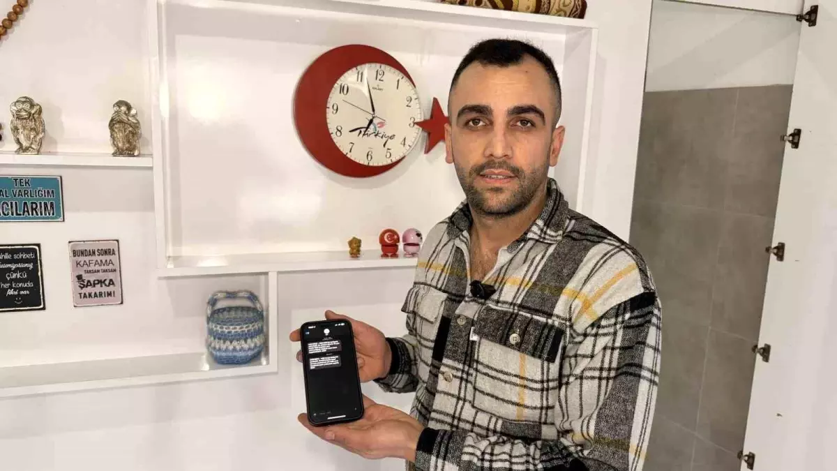 Kombici Kadir Yazar, HGS Mesajıyla Panikleyip Dışarı Fırladı