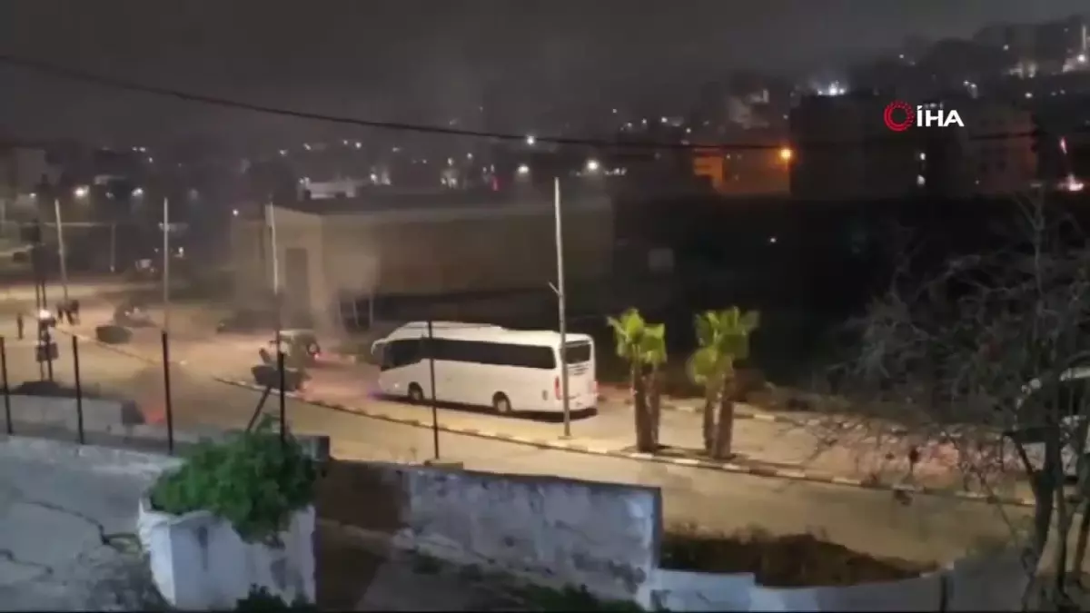 İsrail, 90 Filistinliyi Serbest Bıraktı