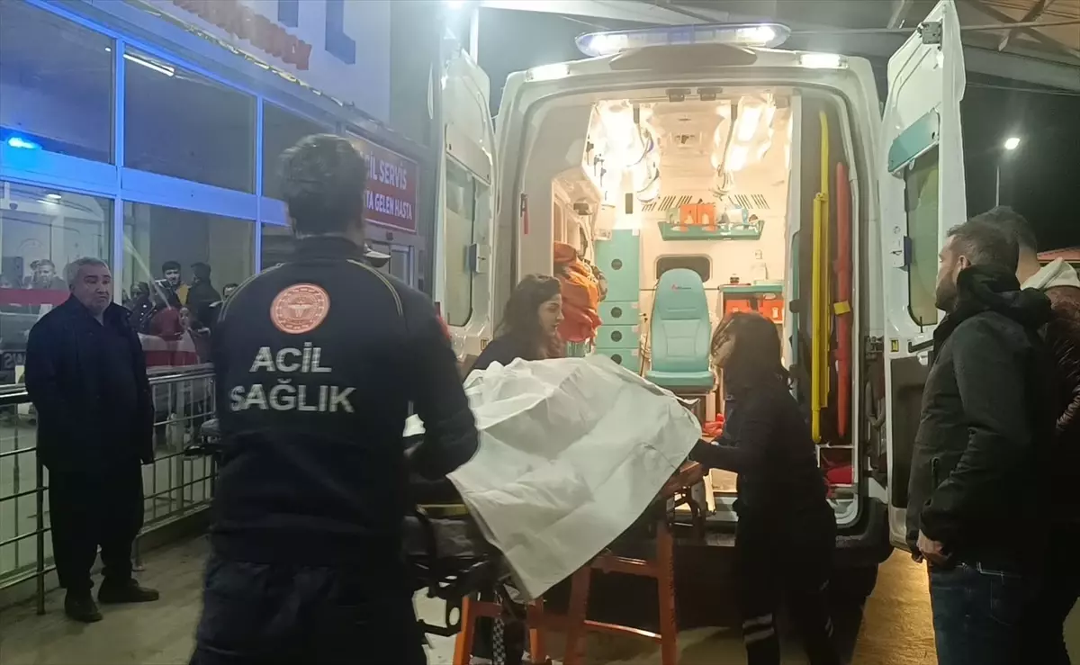 Kozan’da Otobüs ile Araç Çarpıştı