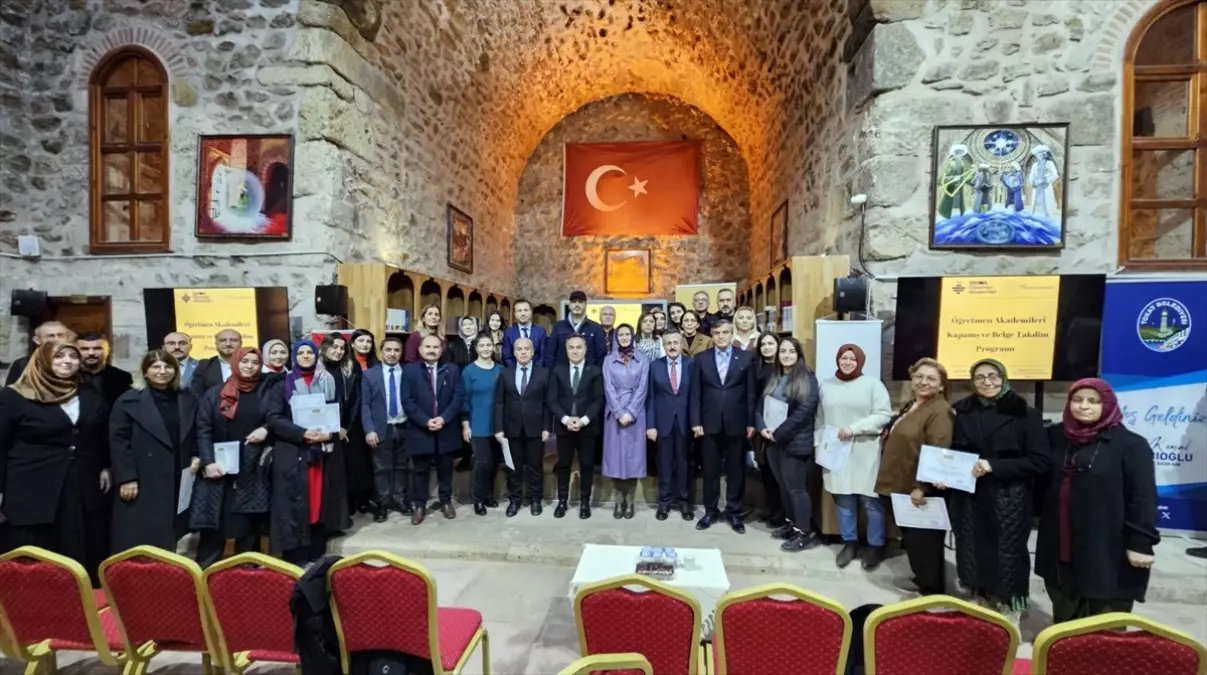 TOGÜ Rektörü Öğretmen Akademileri Kapanışında