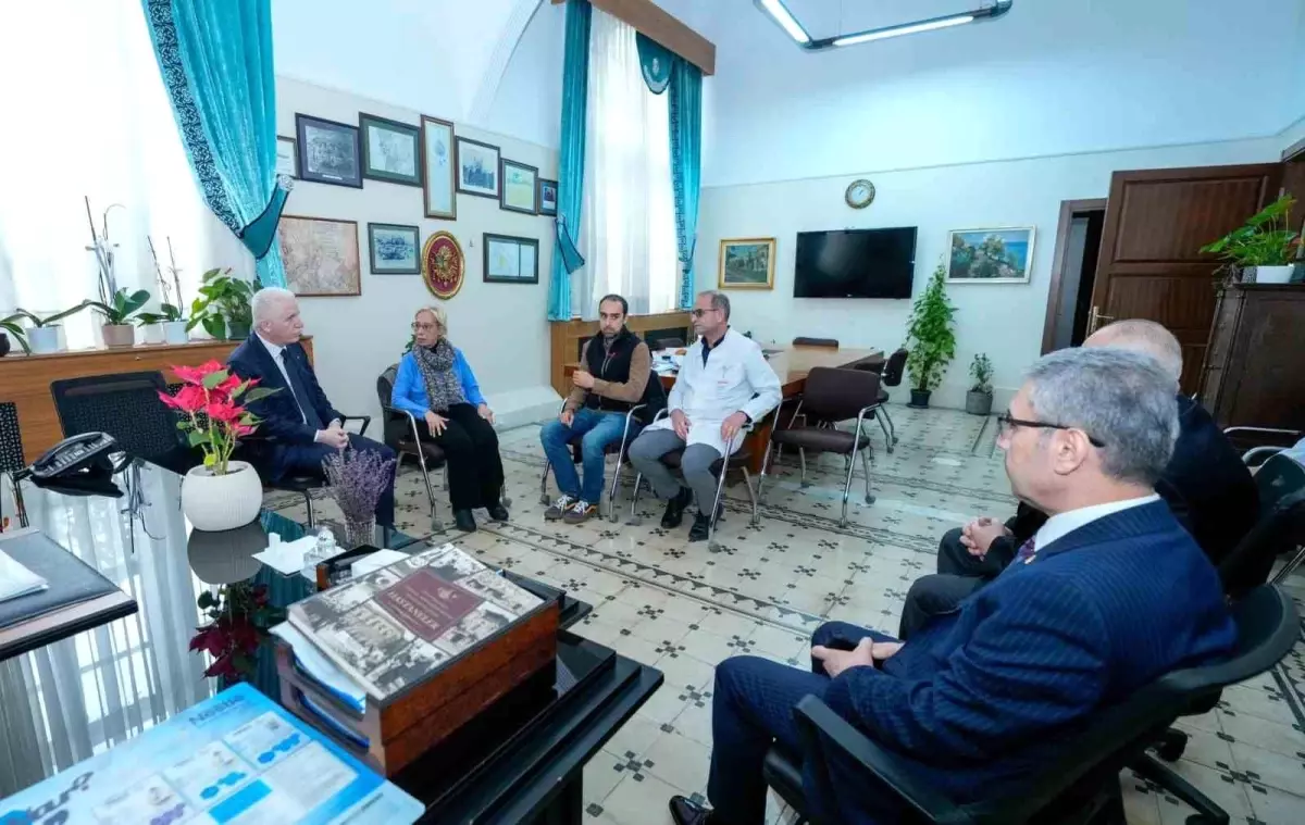 Vali Gül, Edip Akbayram’ı Hastanede Ziyaret Etti