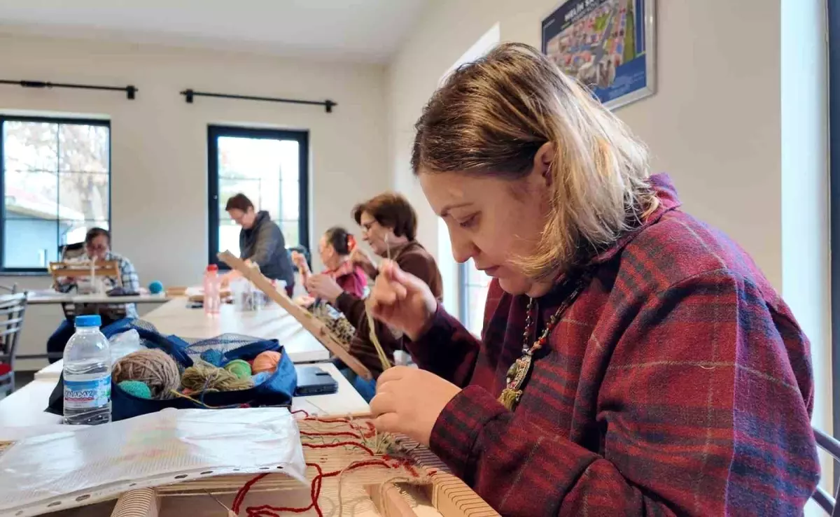 Tepebaşı’nda Kadınlara Özel Minyatür Kilim ve Şal Dokuma Kursu